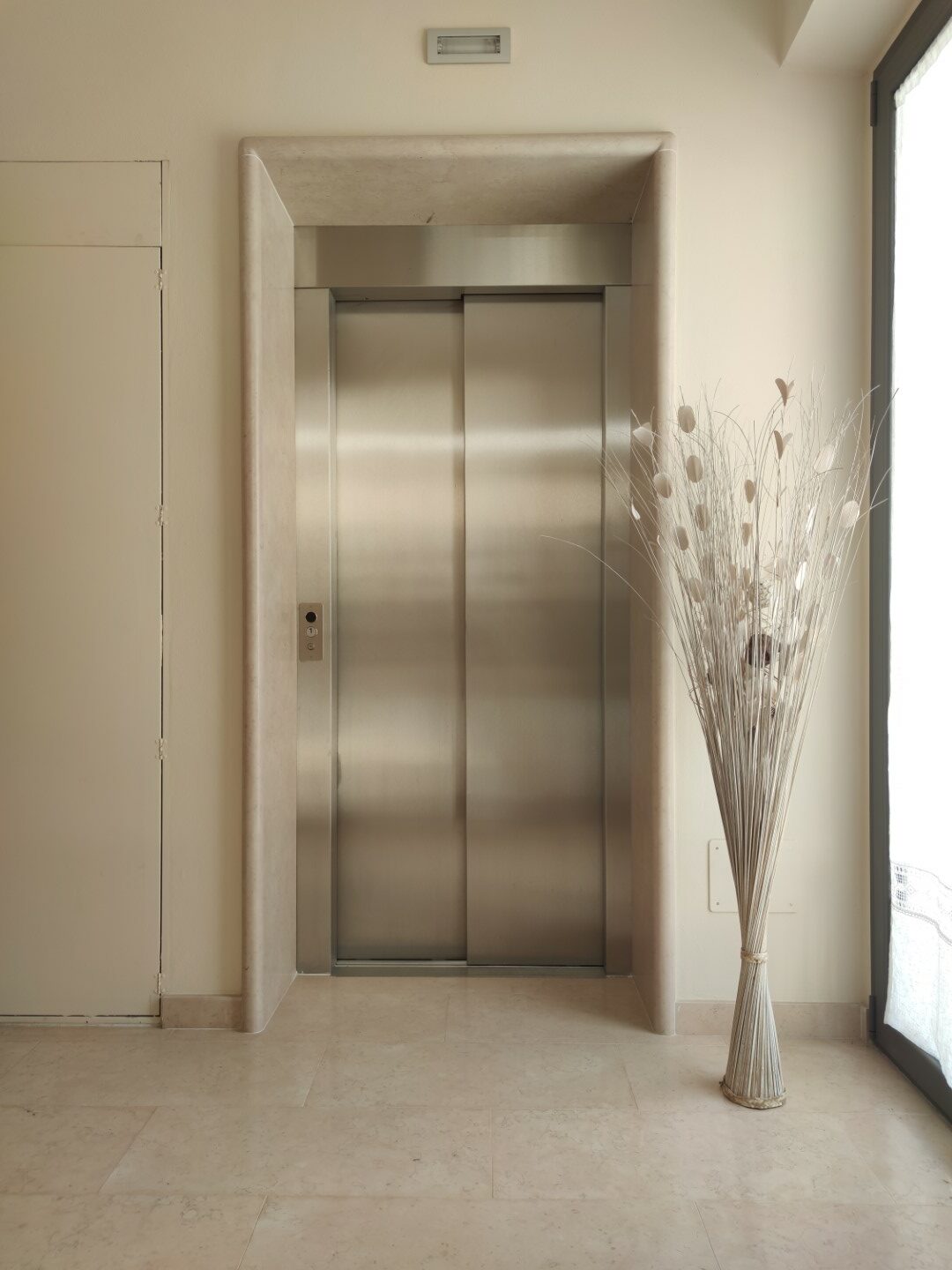 Ascensore a disposizione